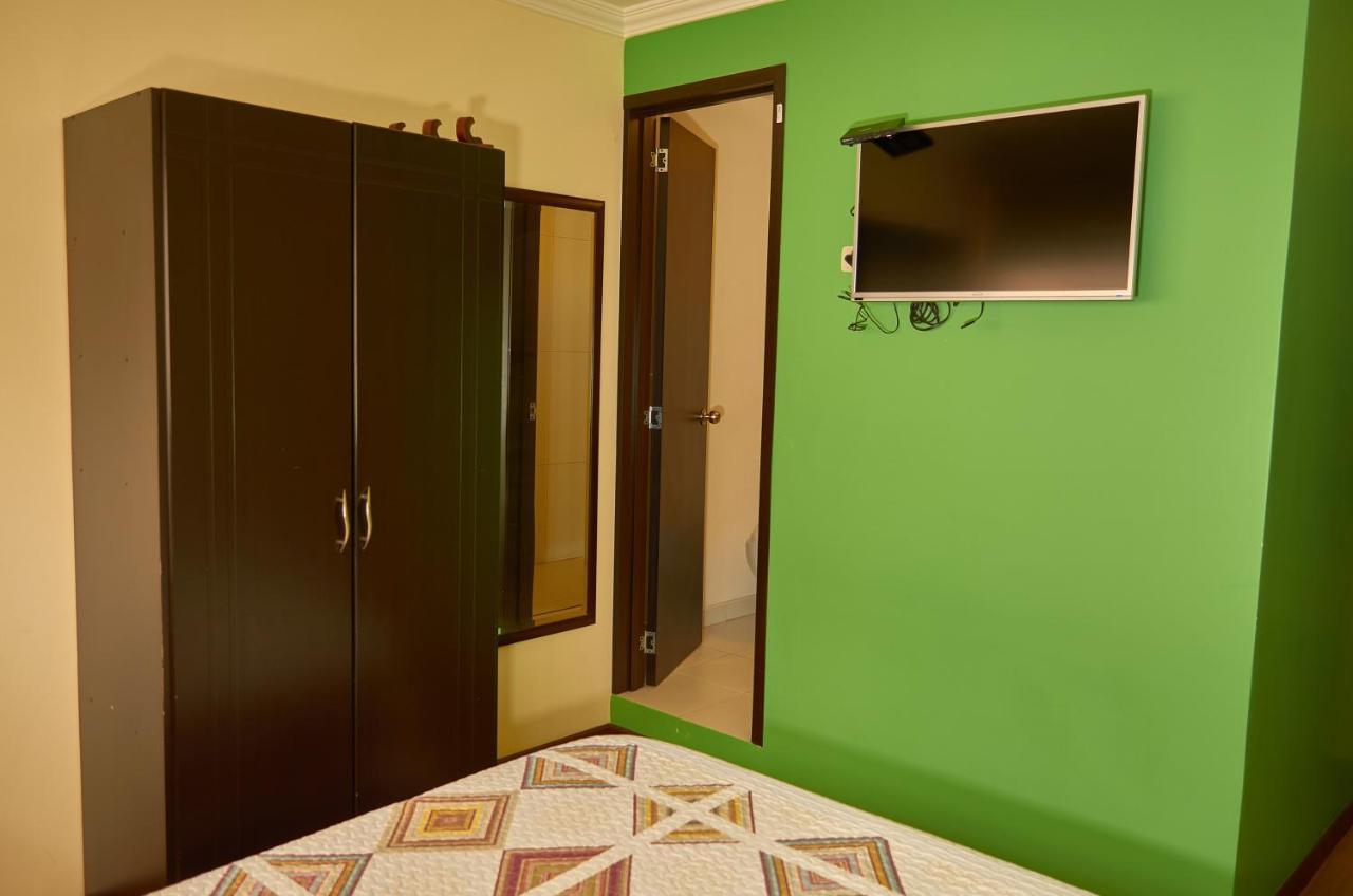 Hotel Alojate In โบโกตา ภายนอก รูปภาพ