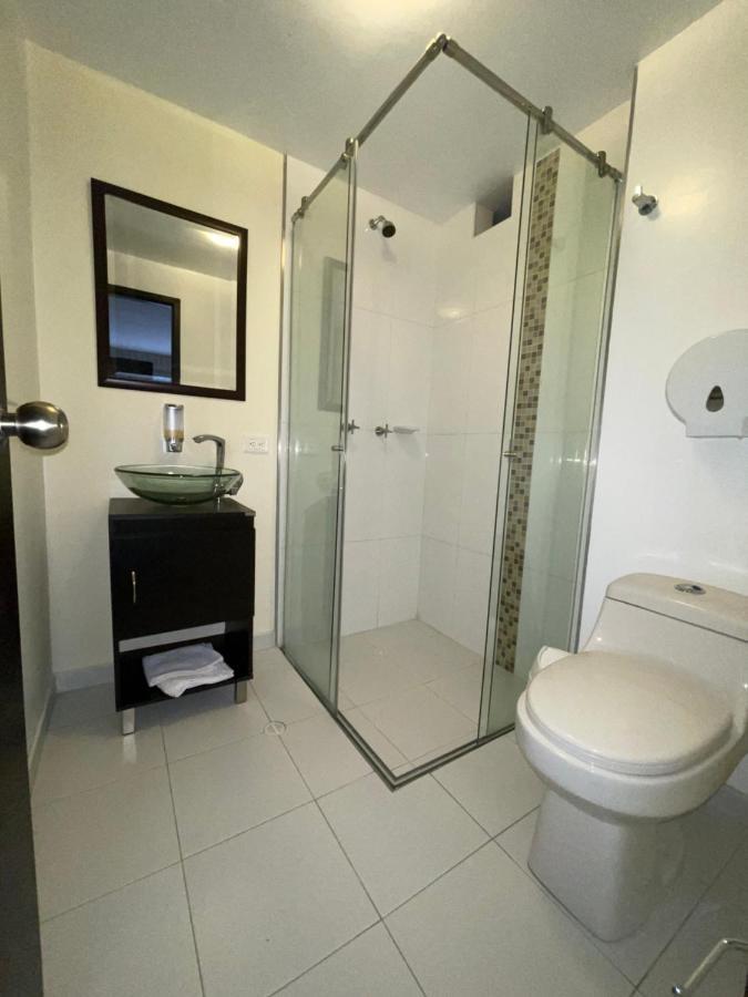 Hotel Alojate In โบโกตา ภายนอก รูปภาพ